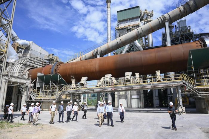 Hệ thống phát điện tận dụng nhiệt khí thải (WHR) ở nhà máy xi măng Tân Thắng góp phần giảm phát thải khí CO2, giúp doanh nghiệp tiết kiệm khoảng 80 tỷ đồng mỗi năm.