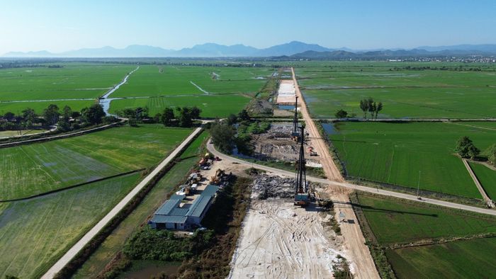 Hiện chủ đầu tư đang hoàn thành thủ tục để ban hành quyết định chấm dứt hợp đồng đối với nhà thầu Công ty Cổ phần Tập đoàn Đồng Tâm do vi phạm hợp đồng.