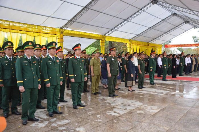 Lãnh đạo tỉnh Quảng Ngãi khẳng định: Nhiệm vụ tìm kiếm, cất bốc và hồi hương hài cốt liệt sỹ là một nhiệm vụ thiêng liêng cao cả, là tình cảm, trách nhiệm đối với gia đình và thân nhân các liệt sỹ nên dù có khó khăn đến mấy cũng phải hoàn thành.