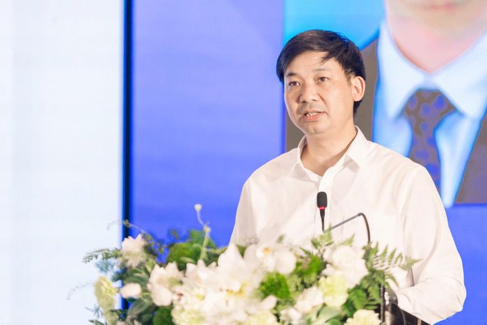 Ông Nguyễn Văn Công, Phó chủ tịch UBND tỉnh Quảng Ninh chia sẻ các giải pháp mà tỉnh đang thực hiện để phát triển kinh tế biển.