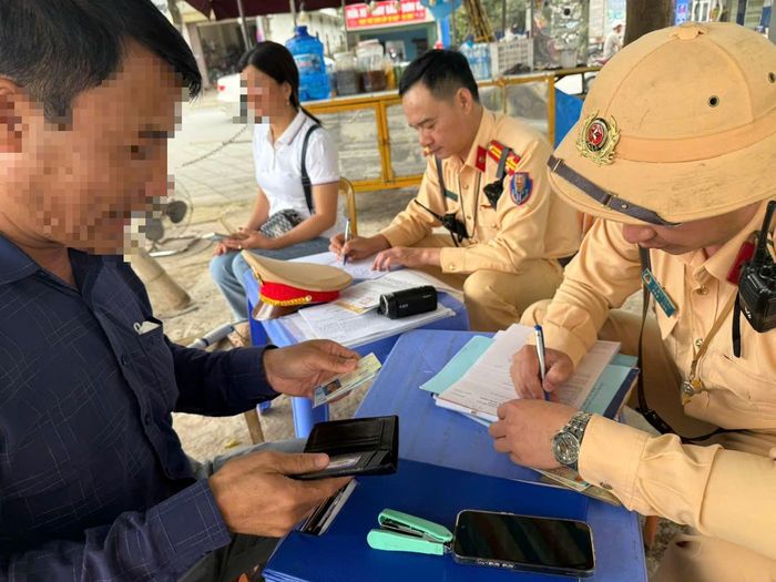 Thông qua công tác kiểm tra, CSGT Thanh Hóa đã xử lý 397 trường hợp vi phạm TTATGT đường sắt, phạt tiền hơn 853 triệu đồng.