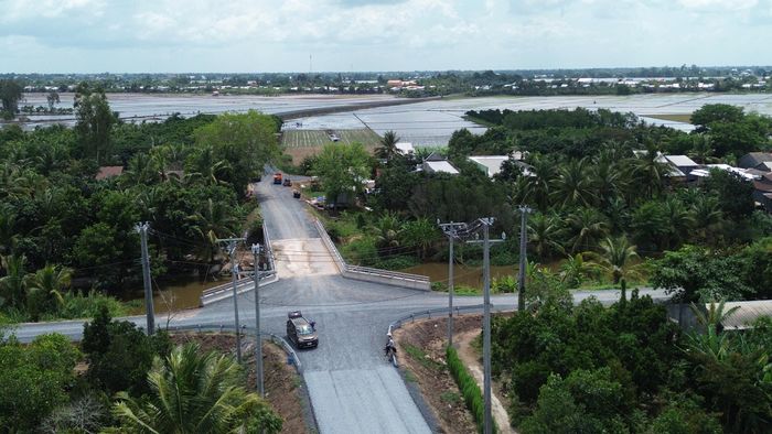Cầu Rạch Mã Trường trên tuyến chính đã làm xong.