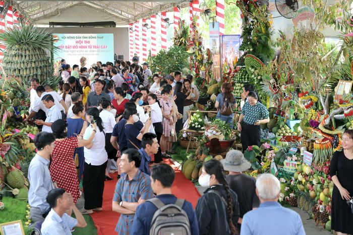 Một gian trưng bày tại Lễ hội trái cây ở Đồng Tháp.