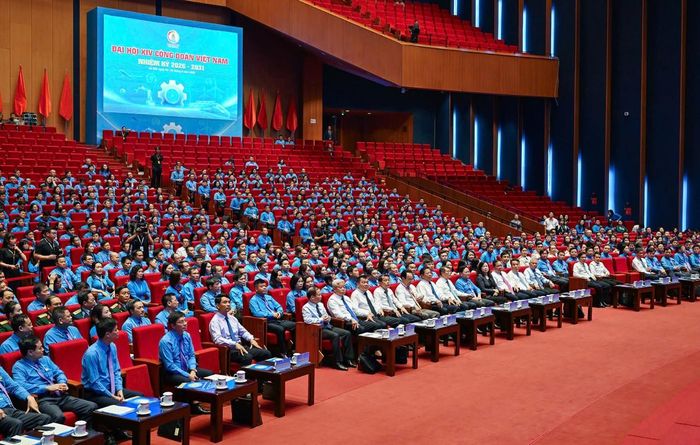 Chương trình có chủ đề “Công đoàn Việt Nam đồng hành với Chính phủ nâng cao năng suất lao động, thực hiện mục tiêu tăng trưởng hai con số”.