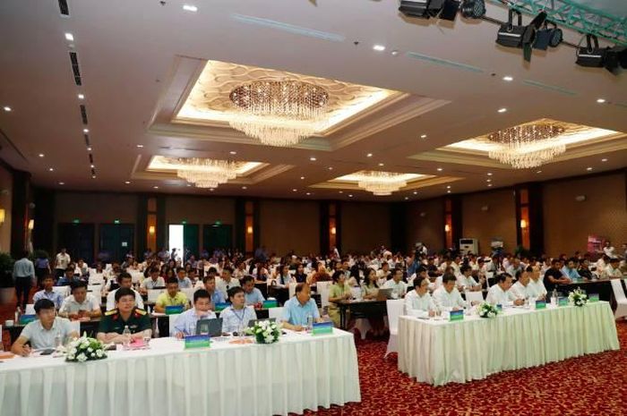  Các đại biểu, phóng viên các cơ quan báo chí Trung ương, địa phương có mặt tại đầu cầu trực tiếp của Diễn đàn. 