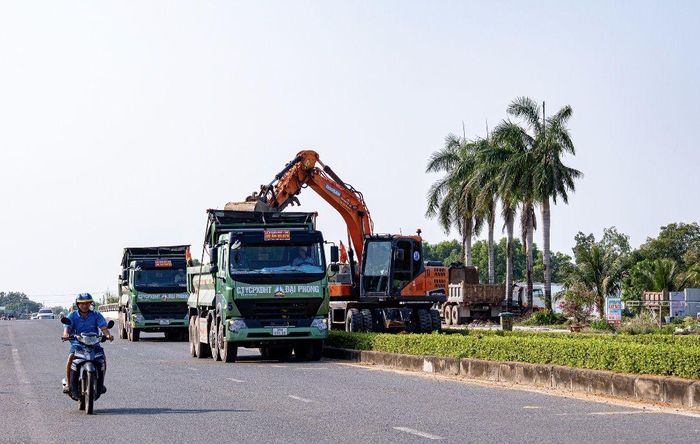 Hạ tầng giao thông được nâng cấp góp phần phát triển cảnh quan đô thị.
