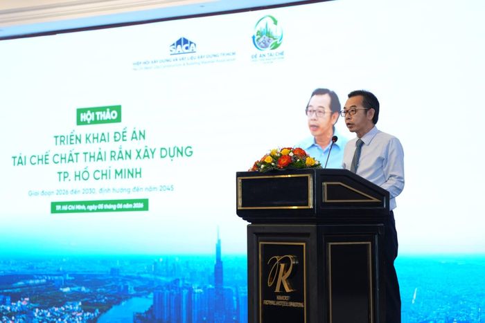 Ông Phạm Minh Mẫn, Phó Giám đốc Sở Xây dựng TP.HCM nêu quan điểm tại Hội thảo