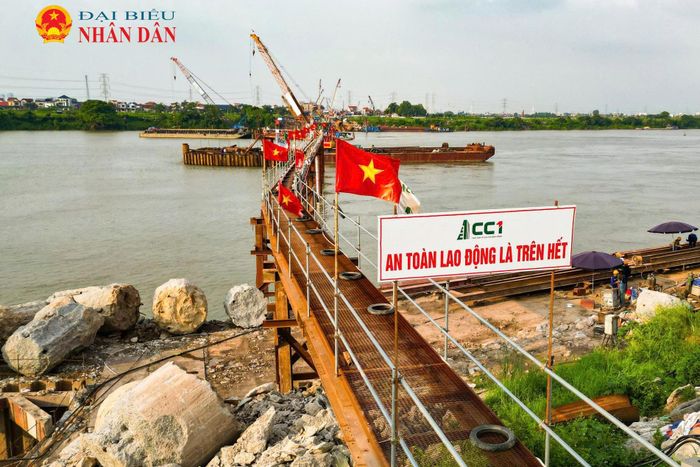 Sau khi hoàn thành, cầu Mễ Sở giúp rút ngắn thời gian di chuyển giữa thành phố Hà Nội với các tỉnh Hưng Yên, Bắc Ninh…, gắn kết chặt chẽ các tuyến đường vành đai, cao tốc, góp phần hình thành mạng lưới giao thông đồng bộ