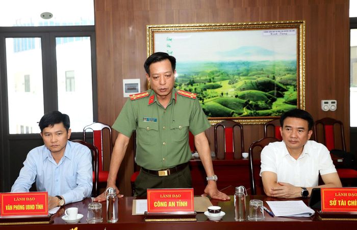 Đại diện lãnh đạo Công an tỉnh Phú Thọ phát biểu ý kiến về công tác đảm bảo an ninh, an toàn cho kỳ thi.