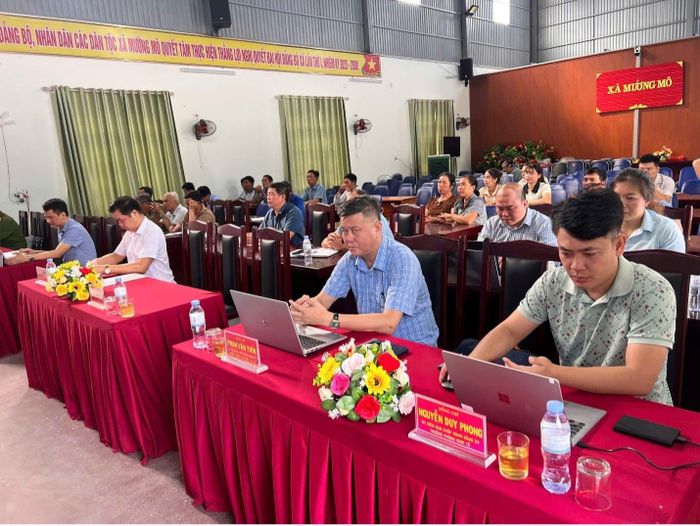Đại biểu dự tiếp xúc cử tri tại xã Mường Mô và xã Nậm Hàng tỉnh Lai Châu.