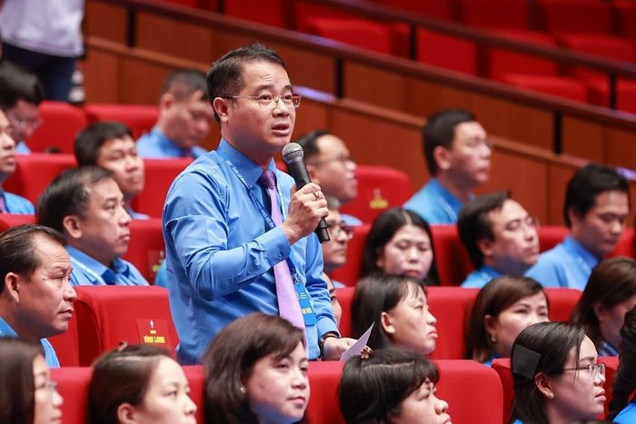 Đại biểu Hoàng Phúc Long, Chủ tịch Công đoàn Liên doanh Vietsovpetro (Tập đoàn Dầu khí Quốc gia Việt Nam) phát biểu về khơi dậy khát vọng cống hiến thông qua phong trào thi đua và sáng kiến - Ảnh: VGP/Nhật Bắc