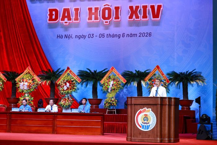 Thủ tướng cho biết, Chính phủ sẽ có cơ chế, chính sách khuyến khích, tạo điều kiện cho doanh nghiệp đẩy mạnh đào tạo, thúc đẩy các phong trào thi đua, sáng kiến của người lao động - Ảnh: VGP/Nhật Bắc