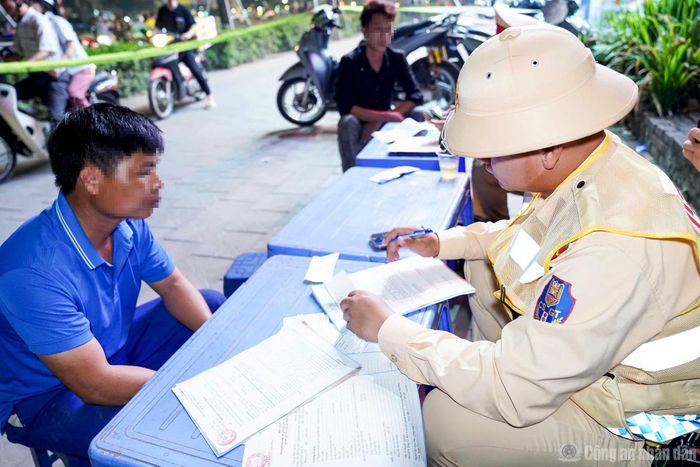 Nhiều người vi phạm đều có chung một suy nghĩ: "Tôi vẫn lái xe được", "tôi chỉ uống một chút", "nhà gần thôi". Nhưng tai nạn giao thông chưa bao giờ vận hành theo cảm giác chủ quan của con người.