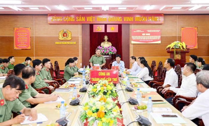 Các đại biểu tham dự hội nghị.