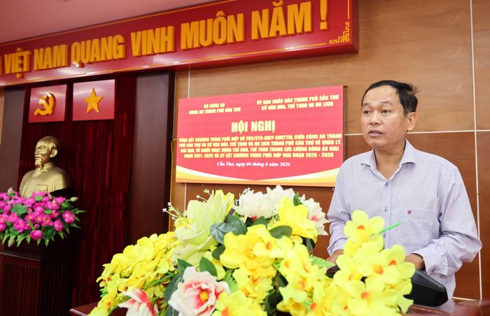 Đồng chí Trương Công Quốc Việt, Phó Giám đốc Sở VH-TT&amp;DL phát biểu tại Hội nghị.