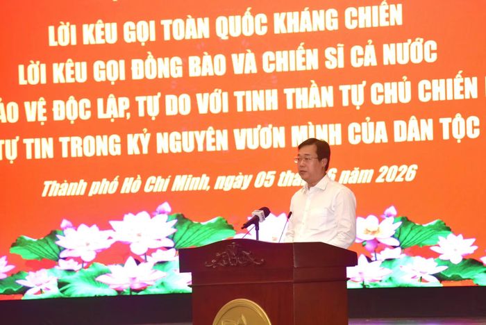 Phó Bí thư Thường trực Thành ủy TP Hồ Chí Minh Lê Quốc Phong phát biểu chào mừng.