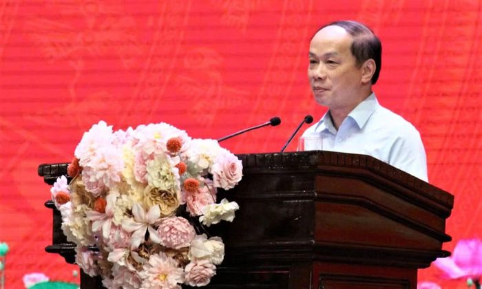Đồng chí Phạm Tất Thắng, Ủy viên Trung ương Đảng, Phó Trưởng Ban Thường trực Ban Tuyên giáo và Dân vận Trung ương phát biểu khai mạc hội nghị.