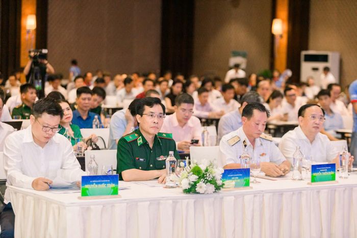 Các đại biểu tham dự hội thảo.