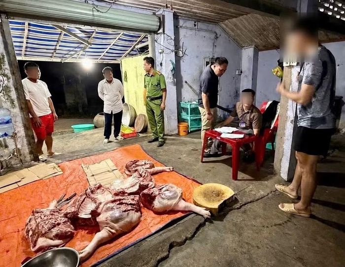Công an xã Đại Phước phối hợp kiểm tra, xử lý cơ sở giết mổ động vật không phép của bà Ng.Th.T.