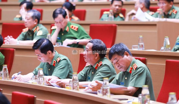 Các đại biểu dự hội nghị.