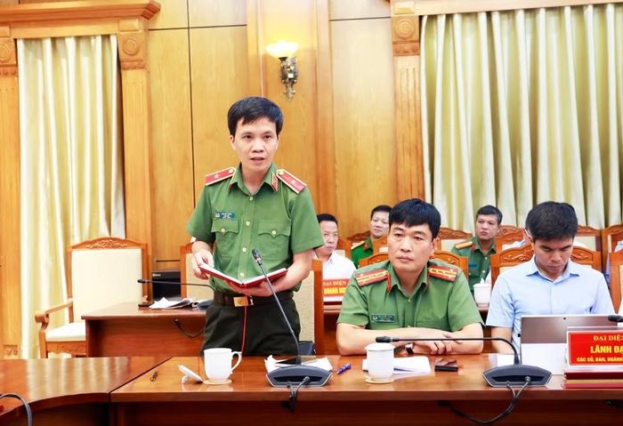 Các đại biểu nêu ý kiến tại hội nghị.