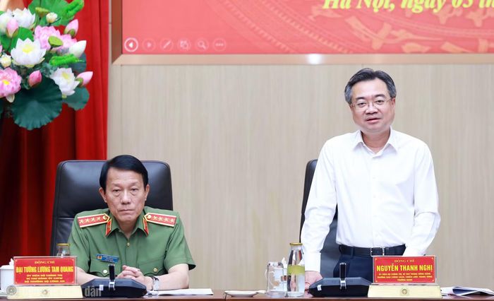 Đồng chí Nguyễn Thanh Nghị phát biểu tại hội nghị.