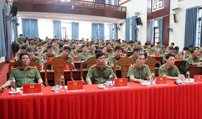  Tại buổi Hội ý nghiệp vụ đã có nhiều ý kiến tâm huyết, trách nhiệm, có chiều sâu và bám sát thực tiễn. Ảnh: Đức Minh. 