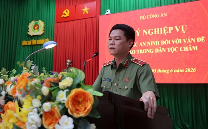 Thiếu tướng Nguyễn Hữu Mạnh, Cục trưởng Cục An ninh Nội địa phát biểu tại Hội ý nghiệp vụ. Ảnh: Đức Minh.
