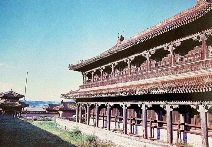 Tu viện Amarbayasgalant vẫn trong tình trạng bị bỏ hoang (trước năm 1990). Ảnh tác giả cung cấp.