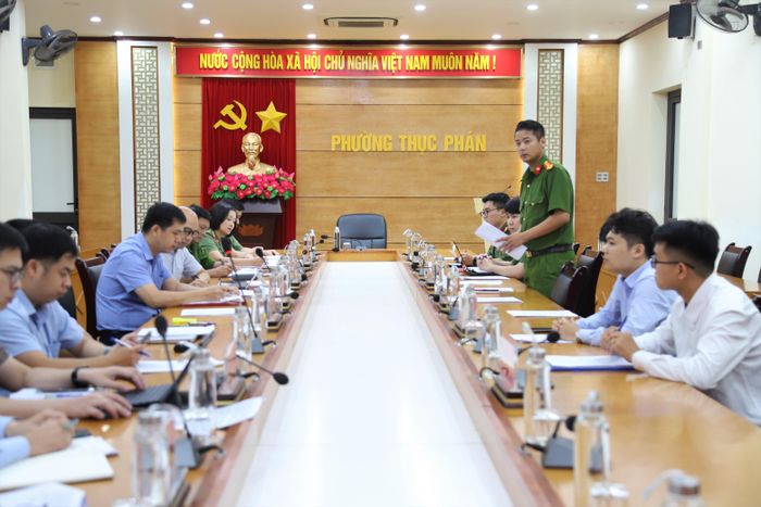Đoàn công tác Trung tâm Dữ liệu quốc gia làm việc với các cơ quan, đơn vị của tỉnh về tình hình vận hành Cổng Dịch vụ công quốc gia.