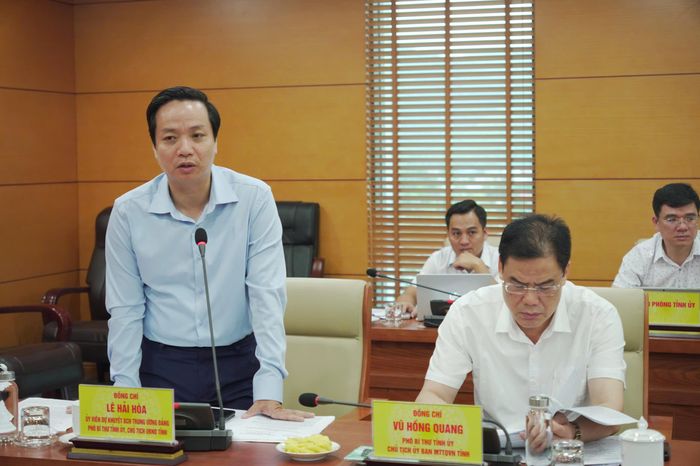 Phó Bí thư Tỉnh ủy, Chủ tịch UBND tỉnh Lê Hải Hòa phát biểu kiến nghị.