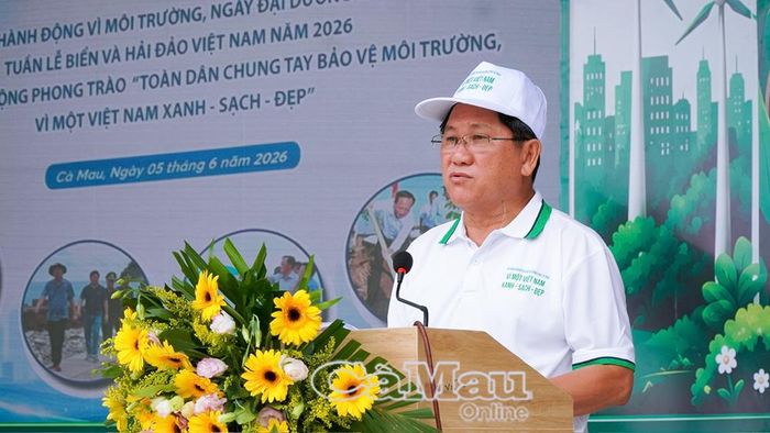 Phó Chủ tịch UBND tỉnh Lê Văn Sử yêu cầu đẩy mạnh tuyên truyền, đưa việc bảo vệ môi trường trở thành ý thức tự giác và hành động thường xuyên của mỗi người dân.