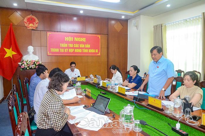 Phó Trưởng ban Kinh tế - Ngân sách HĐND tỉnh Nguyễn Minh Đương đề nghị rà soát, làm rõ số liệu liên quan đến thu nhập bình quân đầu người tại một số địa phương.