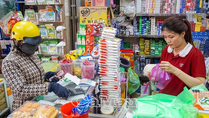 Thương mại, dịch vụ trên địa bàn xã Ðầm Dơi từng bước phục hồi.