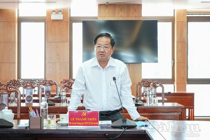 Đồng chí Lê Thanh Triều, Ủy viên Ban Thường vụ Tỉnh ủy, Phó Chủ tịch Thường trực Ủy ban MTTQ Việt Nam tỉnh Cà Mau, đề xuất tăng cường tuyên truyền, vận động Nhân dân xây dựng môi trường văn hóa lành mạnh.
