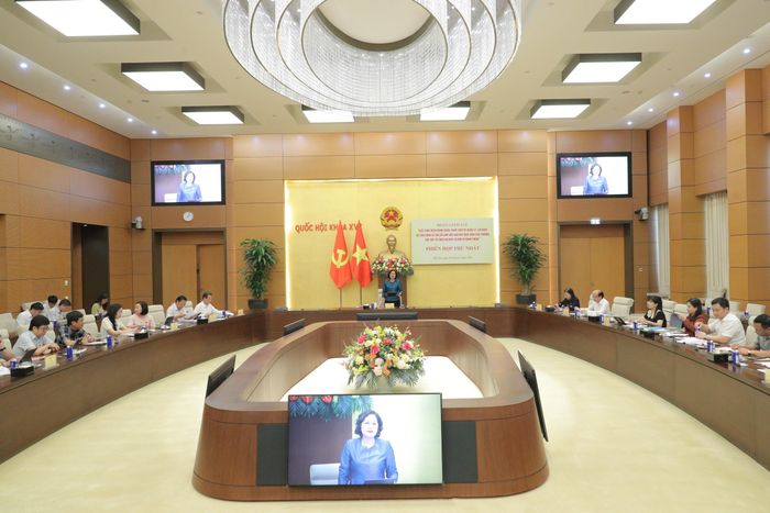 Quang cảnh Phiên họp. Ảnh: H. LONG