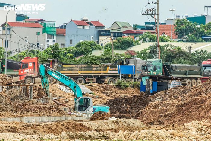 Hiện hồ điều hòa Yên Nghĩa 1 đã hoàn thành hơn 75% khối lượng công việc. Trong khi đó, hồ điều hòa Yên Nghĩa 2 đạt trên 95% khối lượng thi công. Các nhà thầu đang tổ chức thi công liên tục để bảo đảm tiến độ hoàn thành trong cuối tháng 6.