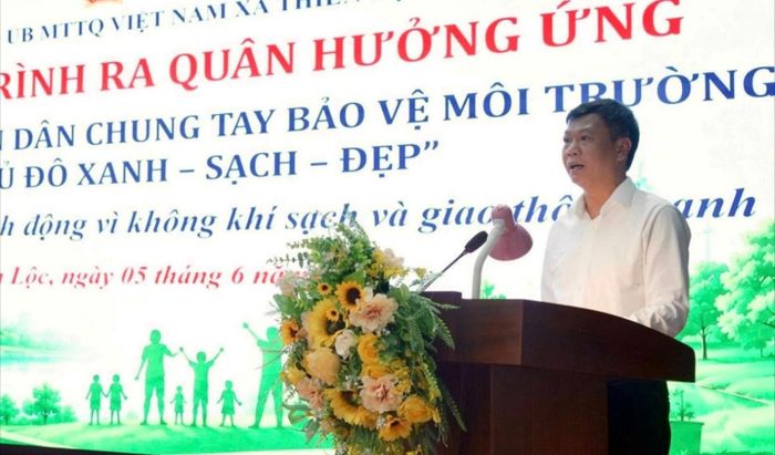Phó Bí thư Thường trực Đảng ủy xã Thiên Lộc Phùng Khải Lợi phát biểu tại chương trình. Ảnh: Nam Lộc