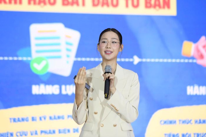 Hoa hậu Lê Nguyễn Bảo Ngọc, Nhà sáng lập dự án Gen Zero chia sẻ. Ảnh: Quang Trường