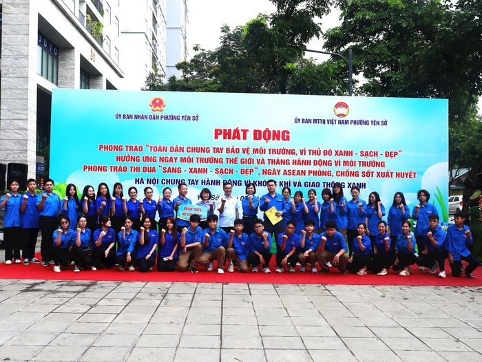 Chủ tịch Ủy ban MTTQ Việt Nam phường Yên Sở kêu gọi cán bộ, đảng viên, đoàn viên, hội viên và các tầng lớp nhân dân tích cực hưởng ứng phong trào bằng những hành động cụ thể. Ảnh: Minh Đức