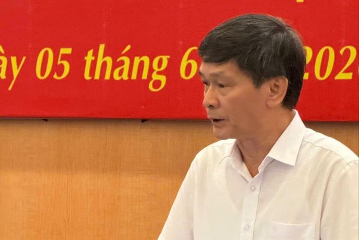 Phó Giám đốc Sở Y tế Vũ Cao Cương chia sẻ thông tin về dự thảo Kế hoạch khám sức khỏe định kỳ miễn phí cho người dân. Ảnh: Mai Hoa