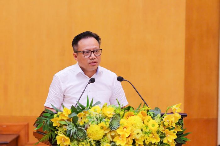 Thành ủy viên, Bí thư Đảng ủy phường Hoàn Kiếm Nguyễn Trúc Anh phát biểu tại Hội nghị. Ảnh: PV