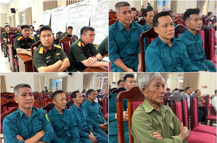 Các đại biểu tham dự lễ tổng kết. Trong ảnh, ông Nguyễn Văn Được, Trưởng thôn Vạn Vỹ, trực tiếp tham gia chỉ huy đội thuyền cứu hộ suốt đợt diễn tập. Ảnh: Kiều Thoan Thu