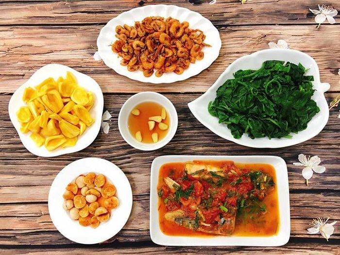 Món ăn chế biến đơn giản nhưng cũng không kém phần bổ dưỡng cho mâm cơm gia đình.