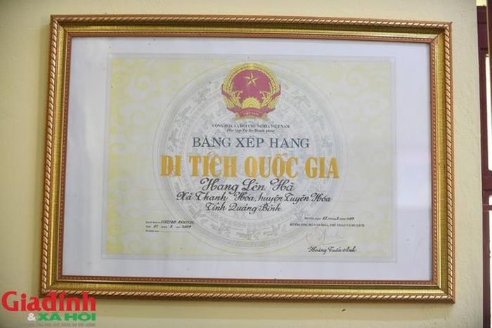 Ngày 7/5/2009, hang Lèn Hà được xếp hạng Di tích lịch sử cấp Quốc gia nằm trong cụm Di tích đường Hồ Chí Minh.