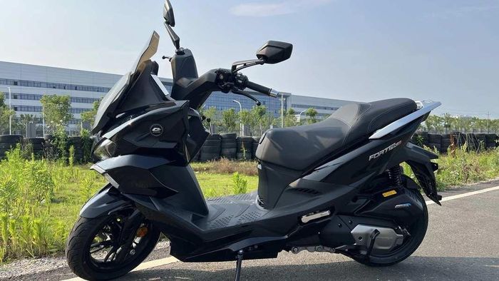 Fort 150GT mới sở hữu thiết kế mạnh mẽ và thể thao.