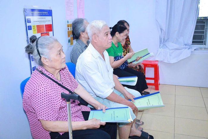 Qua khám sàng lọc miễn phí, người dân sẽ nắm được tình trạng sức khỏe của mình hiện ra sao để sớm có phương pháp quản lý, chăm sóc và điều trị. Ảnh: CTV