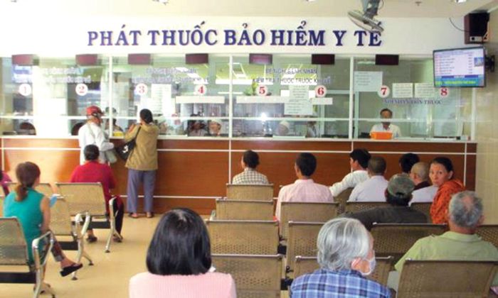Các cơ sở khám chữa bệnh phải chủ động xây dựng kế hoạch bảo đảm đầy đủ thuốc, thiết bị y tế, vật tư y tế phục vụ công tác khám chữa bệnh, không để xảy ra tình trạng thiếu thuốc, vật tư, thiết bị ảnh hưởng đến quyền lợi người bệnh.