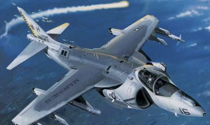 Trong nhiều chiến dịch tại Iraq, Afghanistan và Trung Đông, Harrier thường là một trong những phương tiện hỗ trợ hỏa lực mặt đất phản ứng nhanh nhất.