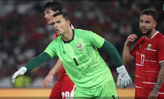  Thủ môn Emile Auderio từ Ý quay về khoác áo tuyển Indonesia. Ảnh: Bola. 